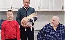 Курский губернатор отдал в хорошие руки третьего щенка своей собаки