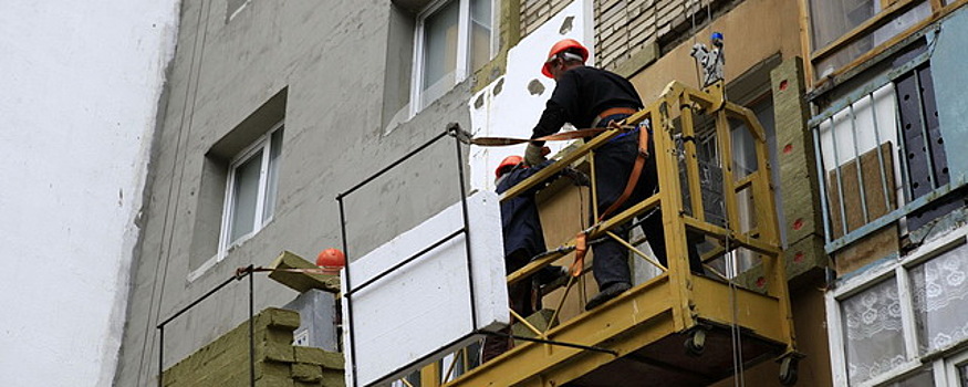 Более тысячи крыш многоквартирных домов отремонтируют в Подмосковье в этом году