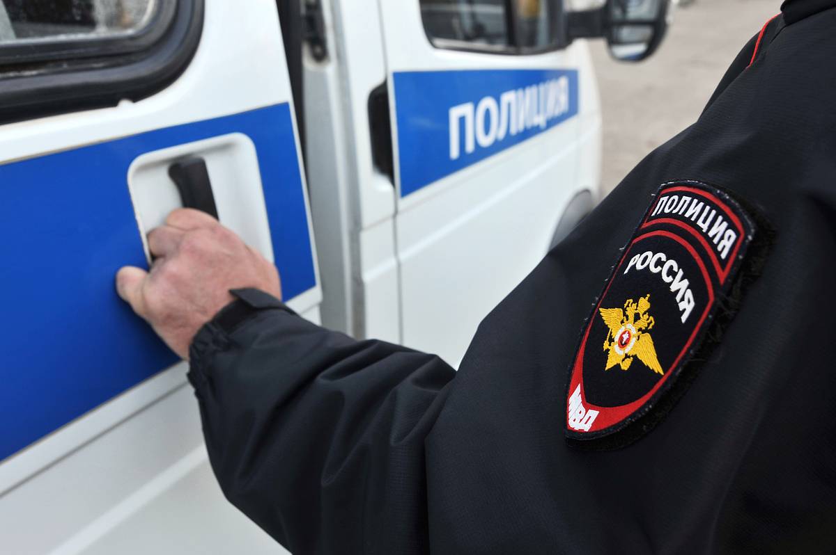 Начальник российского отдела полиции допустил угон служебной машины и был уволен