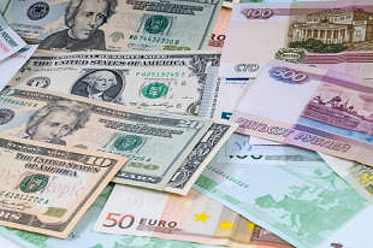 Центробанк снизил курс евро на 1,2 рубля