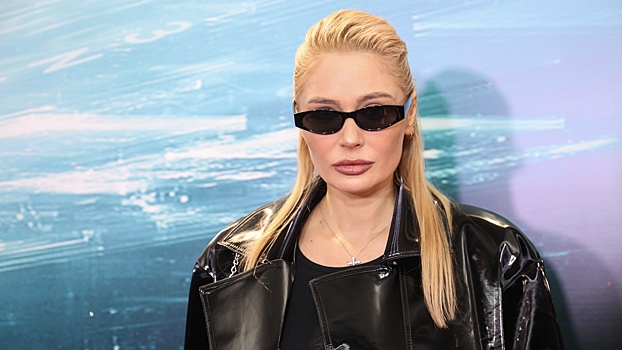 Звезда «Универа» снялась в прозрачном топе