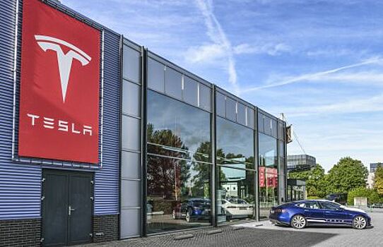 Сотрудники компании Tesla больше других компаний обеспокоены возможностью своего увольнения