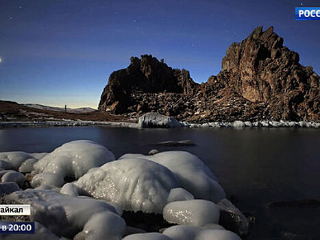 Услышать дыхание Байкала и пройтись по воде пешком: зимнее озеро удивляет туристов