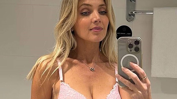 Бортпроводник заставил женщину прекратить смущать пассажиров самолета