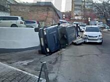 Во Владивостоке произошло необычное ДТП с опрокидыванием