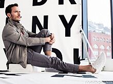 Сэм Клафлин снялся в рекламе мужской коллекции DKNY весна-лето 2018