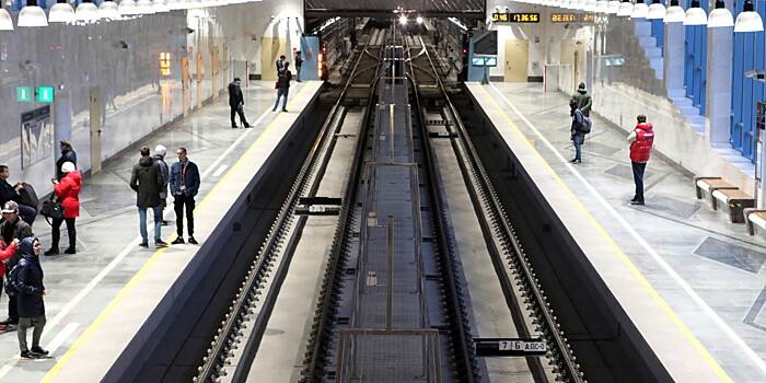 В Санкт-Петербурге открыли для пассажиров три новые станции метро