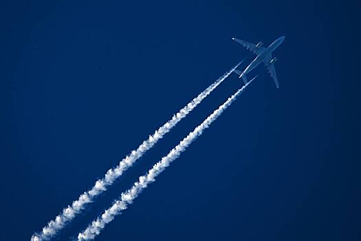 Пилоты российского самолета увидели НЛО в небе над Москвой