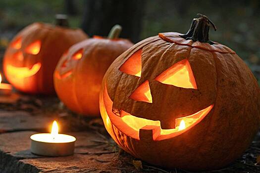 Юношу едва не задушили из-за шутки о костюме на Хэллоуин