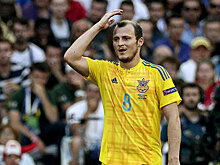 Зеленский наградил орденом футболиста-националиста