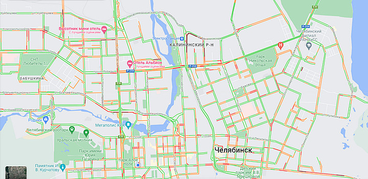 Челябинск встал в пробках после снегопада