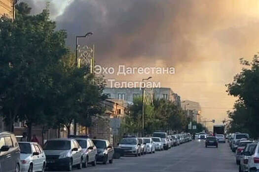 Очевидцы показали кадры загоревшейся в Дербенте синагоги