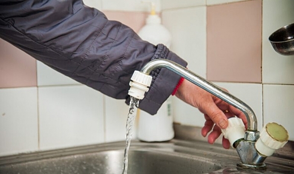 Волгоградцам рассказали, куда можно пожаловаться из-за некачественной воды