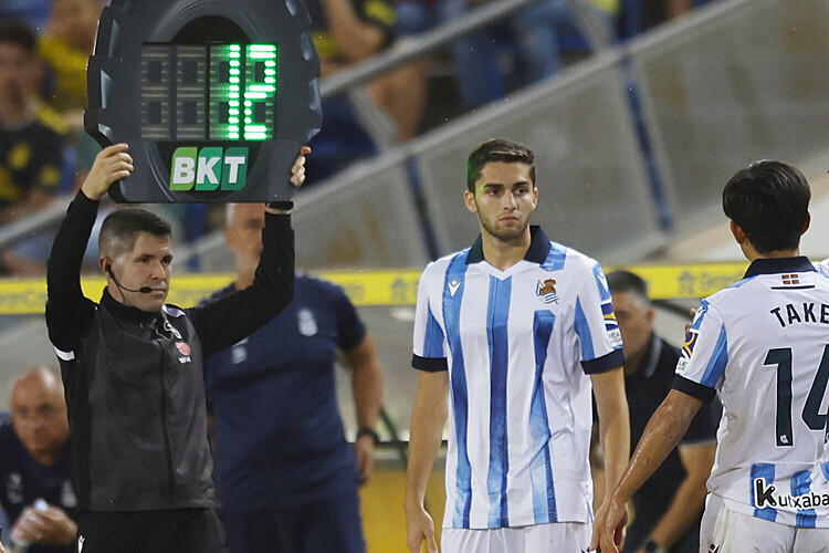 Real Sociedad player Zakharyan made his Champions League debut in the game against Benfica