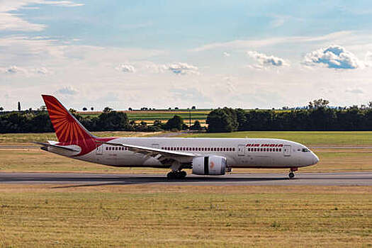Самолет Air India развернули над Атлантикой из-за переполненных туалетов
