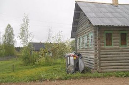 Под Холмогорами пьяный лихач влетел в бревенчатую избу