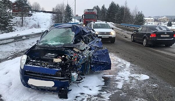 Пять человек пострадали 19 февраля в дорожных авариях в Карелии