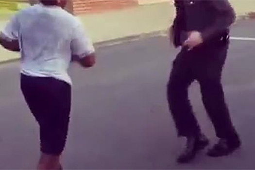 Ролик с танцевальным баттлом чернокожего подростка и полицейского стал вирусным