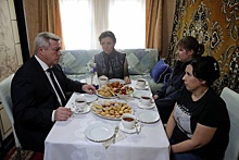 Анна Кузнецова и Василий Голубев посетили в Батайске родных Романа Рудакова