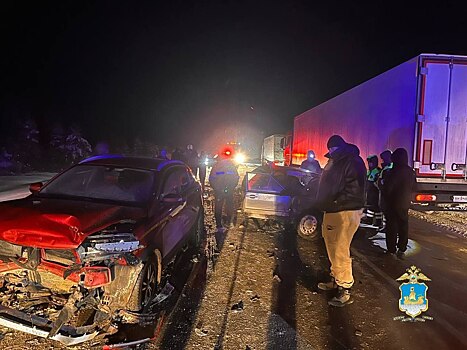 Водитель вышел помочь пострадавшим в аварии под Костромой — и его тут же сбили