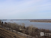 Странные пятна на Волге пугают жителей Мещеры в Нижнем Новгороде