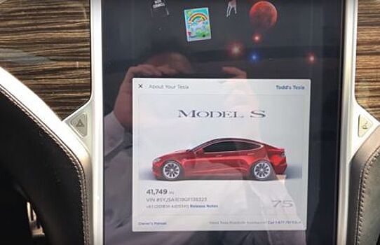 Tesla обновила браузер для своих авто