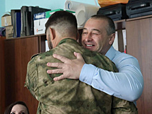 Глава челябинского района Светлов встретился с прибывшими на побывку мобилизованными