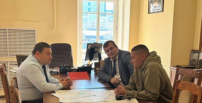 Поврежденный блогером Чеботаревым отбойник на Ворошиловском мосту восстановят за его счет