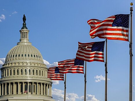 Госдолг США впервые превысил 37 трлн долларов