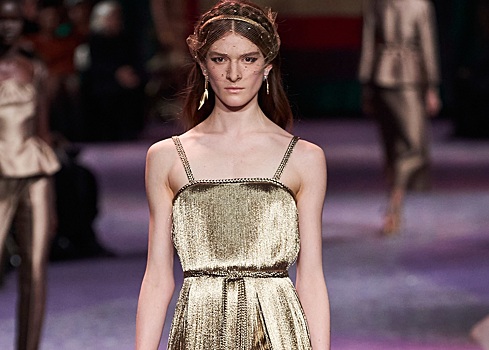 От ослепительного золота до бантов-гигантов: главные тенденции с Недели высокой моды в Париже