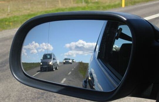 Кружочки на боковых зеркалах