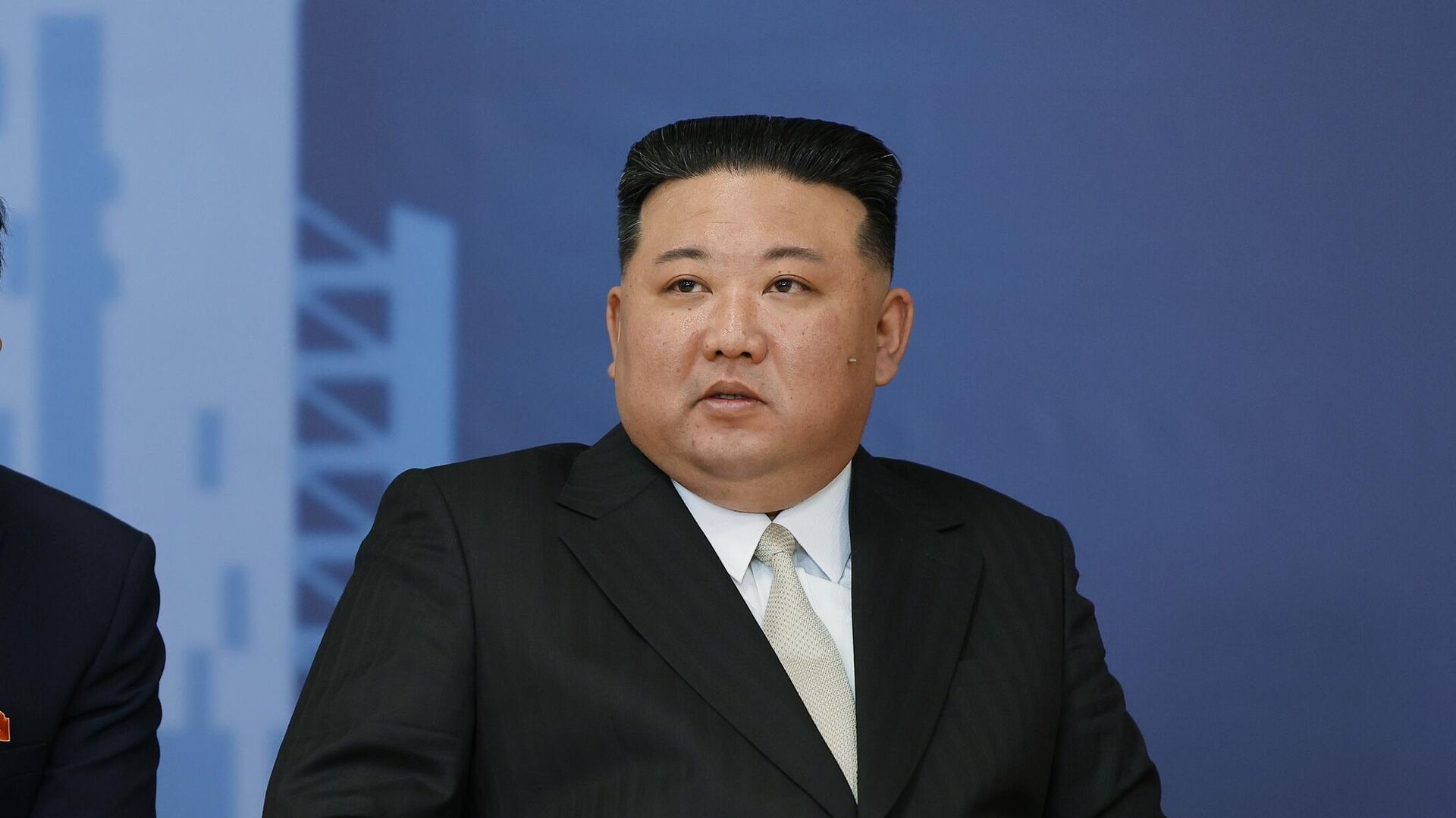 Bloomberg: Северная Корея уравняла Ким Чен Ына с Ким Ир Сеном