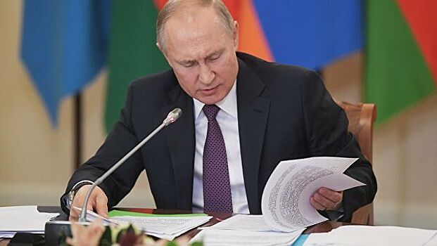 Путин обсудил с Совбезом пандемию и Карабах
