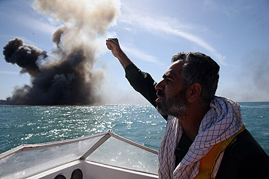 Военно-морские учения в Персидском заливе. Иран отправляет зашифрованные сообщения союзникам и врагам (Noonpost, Египет)