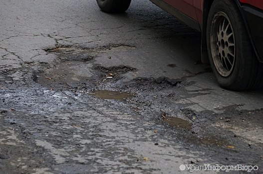 Екатеринбургские дороги потрескались после ремонта