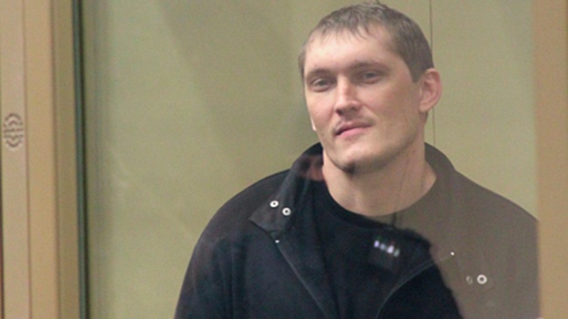 Во ФСИН опровергли данные об установке члену банды Цапков виниров