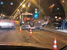 В районе Автовокзала иномарка перевернулась на крышу после столкновения с такси