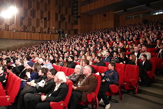 Бесплатные показы фильмов о любви и женщинах пройдут в кинотеатрах Москвы 8 марта