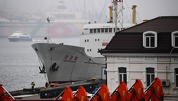 Судно из КНДР дало сигнал SOS во Владивостоке
