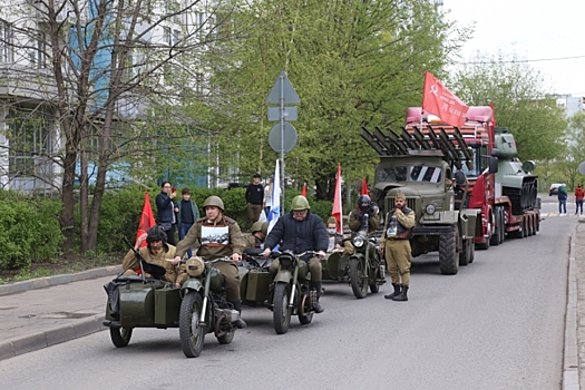 Байкеры поздравили ветерана в Тропарево-Никулино