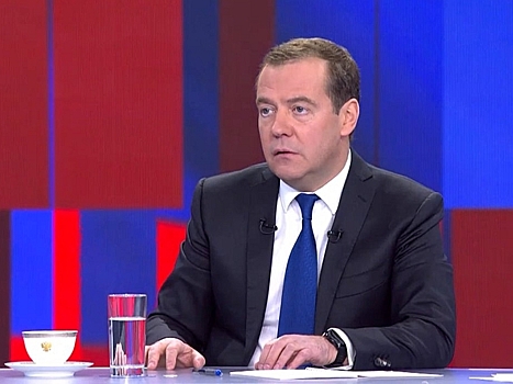Пять главных вопросов, которые так и не задали Дмитрию Медведеву