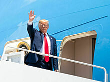 Трамп заявил, что снизил пошлины на товары из КНР из-за ситуации с наркотиками