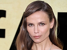 Российская супермодель в бюстгальтере продефилировала на Неделе моды