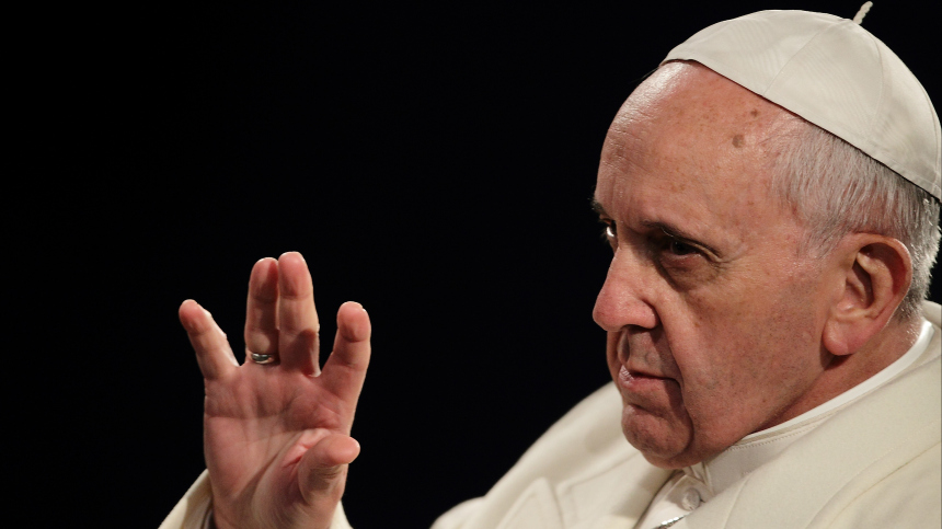 Священник ответил на пророчество о конце света после смерти папы римского