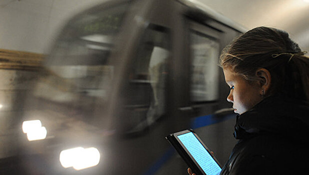 "Яндекс": по утрам москвичи в метро чаще всего ищут в интернете молитвы
