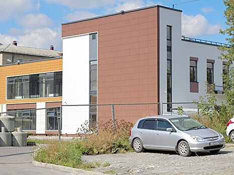 Здание над станцией «Бажовская», из-за которого мэрия судилась с девелопером, снесут