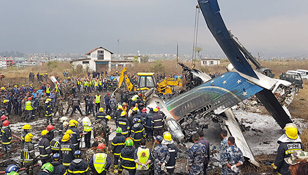 Названа причина крушения самолета в Непале
