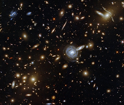 Телескоп NASA сделал необычное фото в созвездии Часов