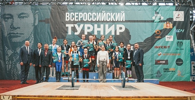 Омские тяжелоатлеты завоевали 9 медалей на всероссийских соревнованиях