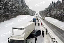 На Киевском шоссе в ДТП с 30 машинами пострадал ребенок